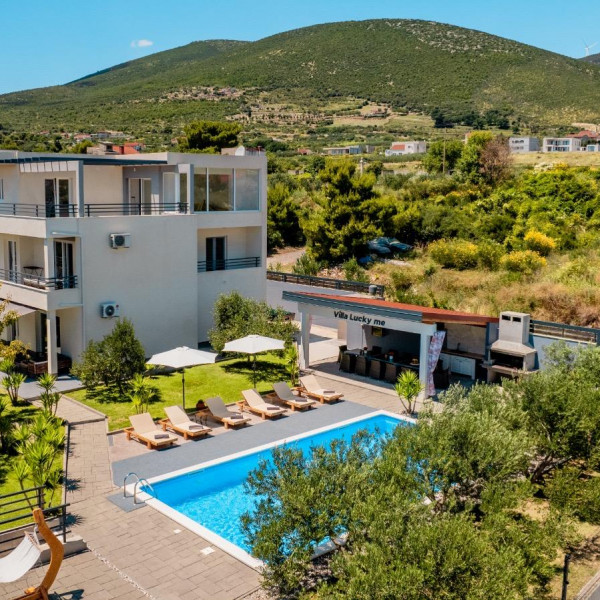 Villa Lukcy Me, Villa Lucky Me Ka&scaron;tel Novi