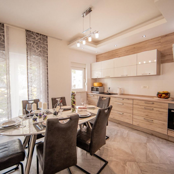 Kitchen, Villa Lukcy Me, Villa Lucky Me Ka&scaron;tel Novi