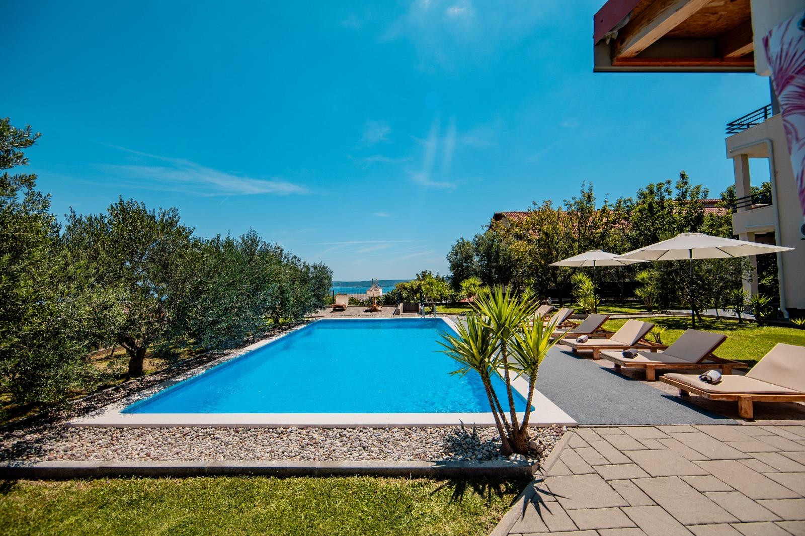 Villa Lucky Me - Luxury villa for complete relaxation by a large pool, Villa Lucky Me Ka&scaron;tel Novi
