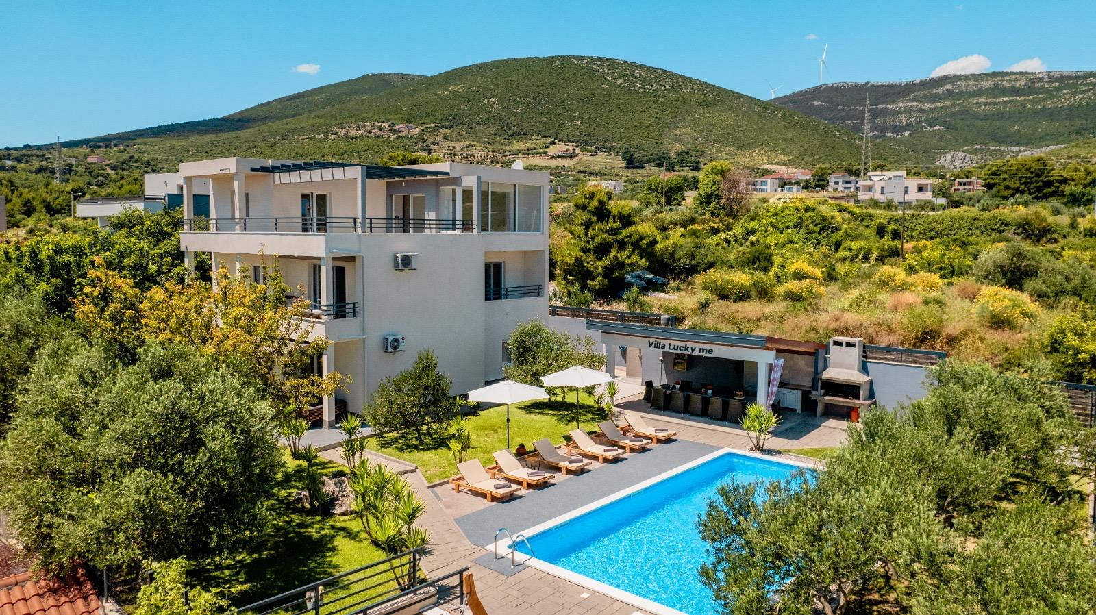 Villa Lucky Me - Luxury villa for complete relaxation by a large pool, Villa Lucky Me Ka&scaron;tel Novi